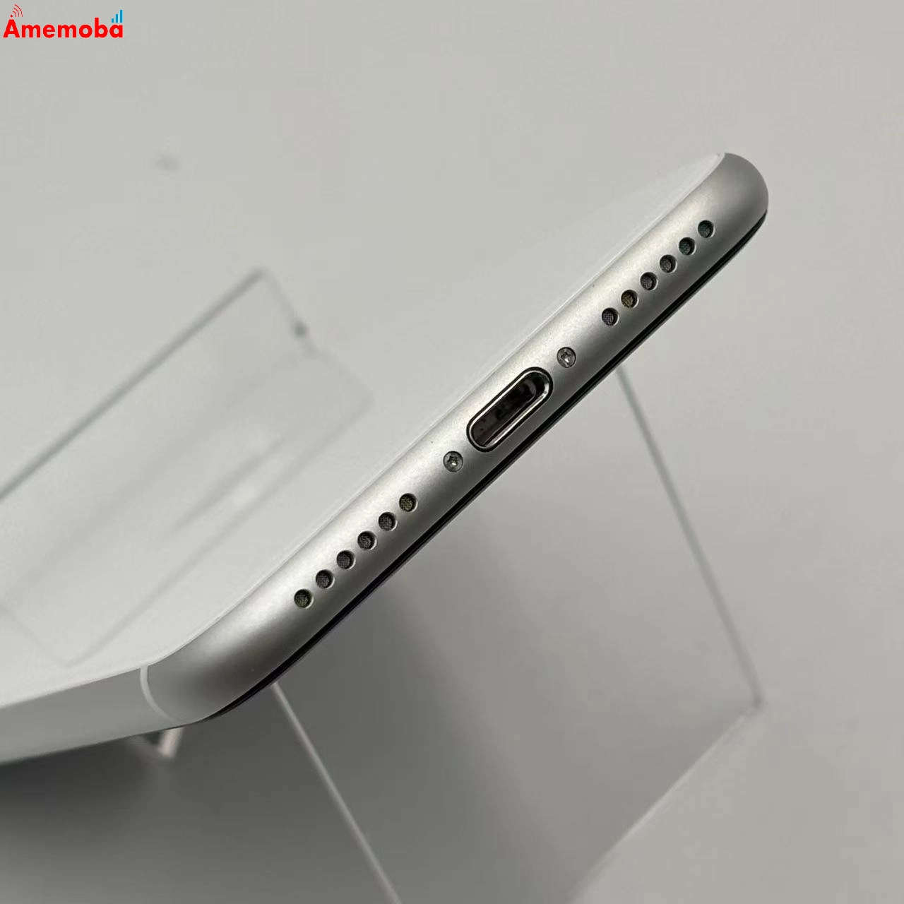 iPhoneSE 第2世代 128GB ホワイト MHGU3J/A docomo版SIMフリー 極美品