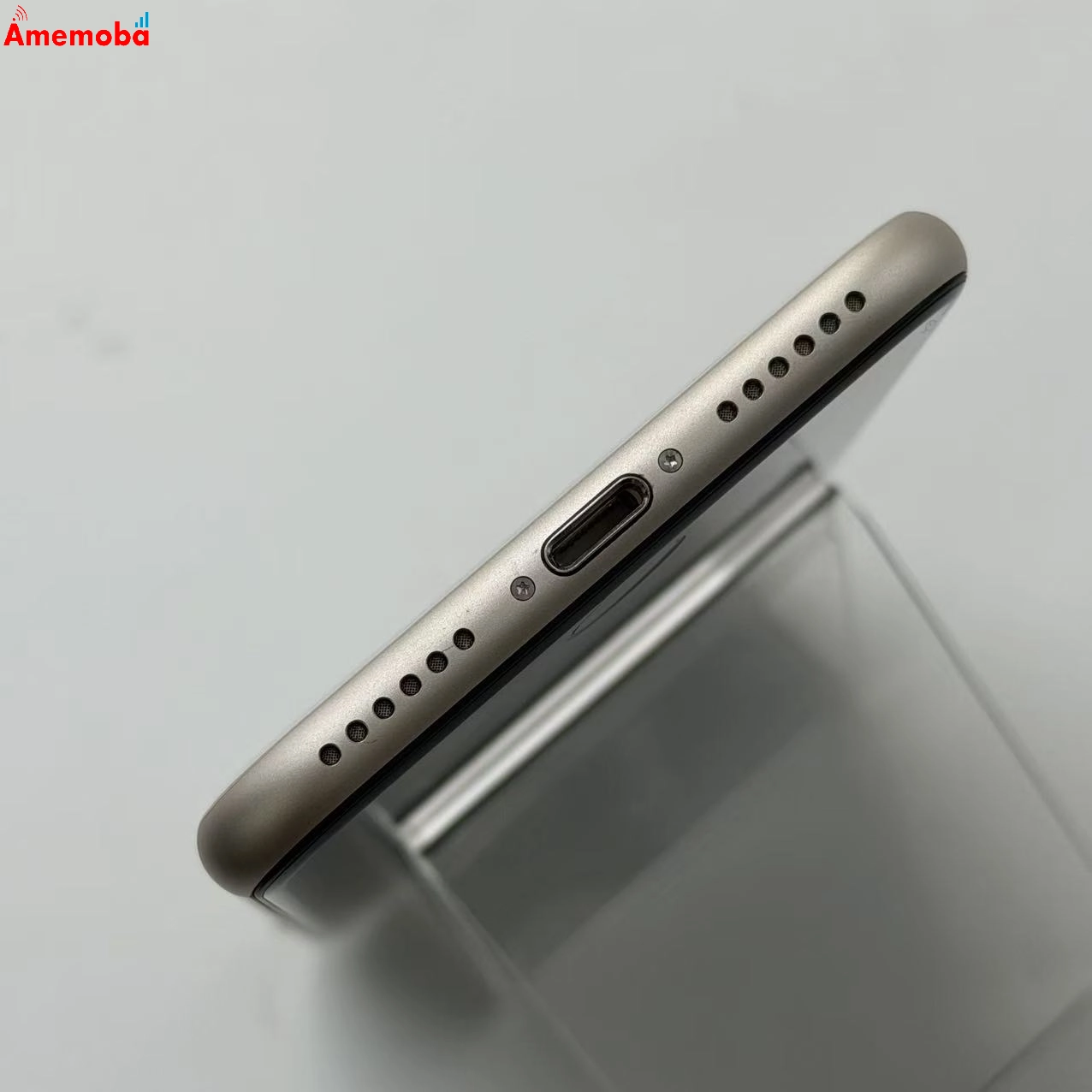 iPhoneSE 第3世代 64GB スターライト MMYD3J/A docomo版SIMフリー 極美品