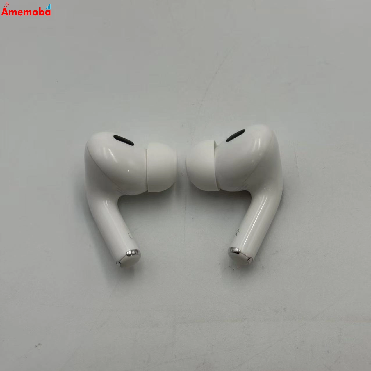Airpods Pro 第2世代 MagSafe 充電ケース (Lightning) 付き ホワイト A2698