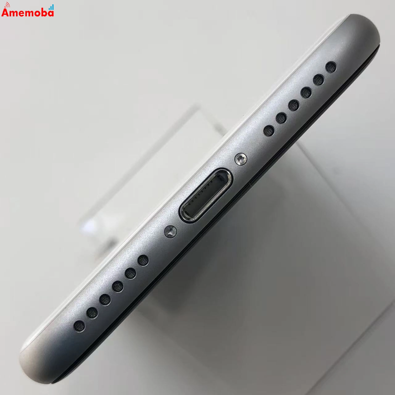 iPhoneSE 第2世代 64GB ホワイト MHGQ3J/A docomo版SIMフリー