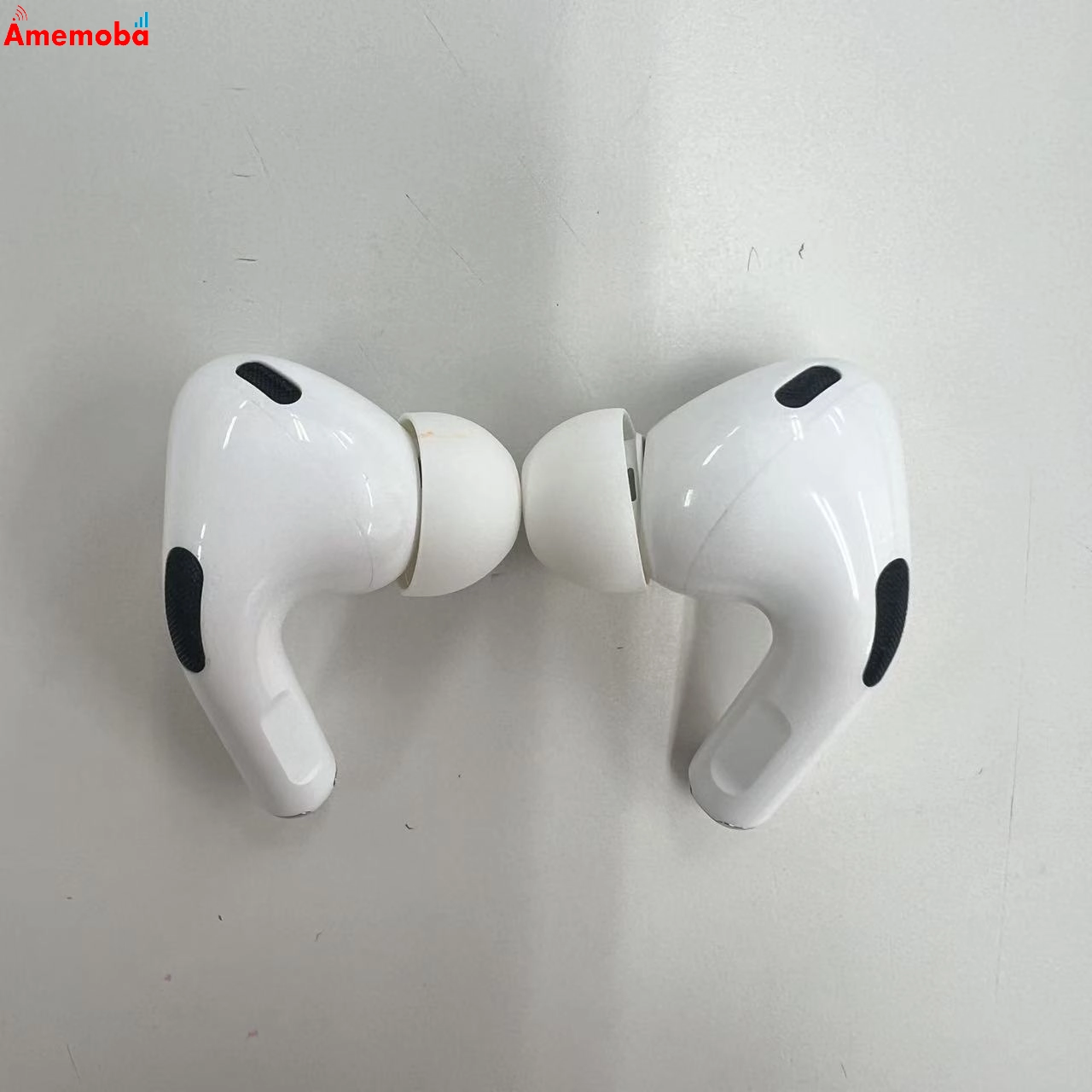 AirPods Pro 第2世代 MagSafe充電ケース(USB-C)付き ホワイト MTJV3J/A