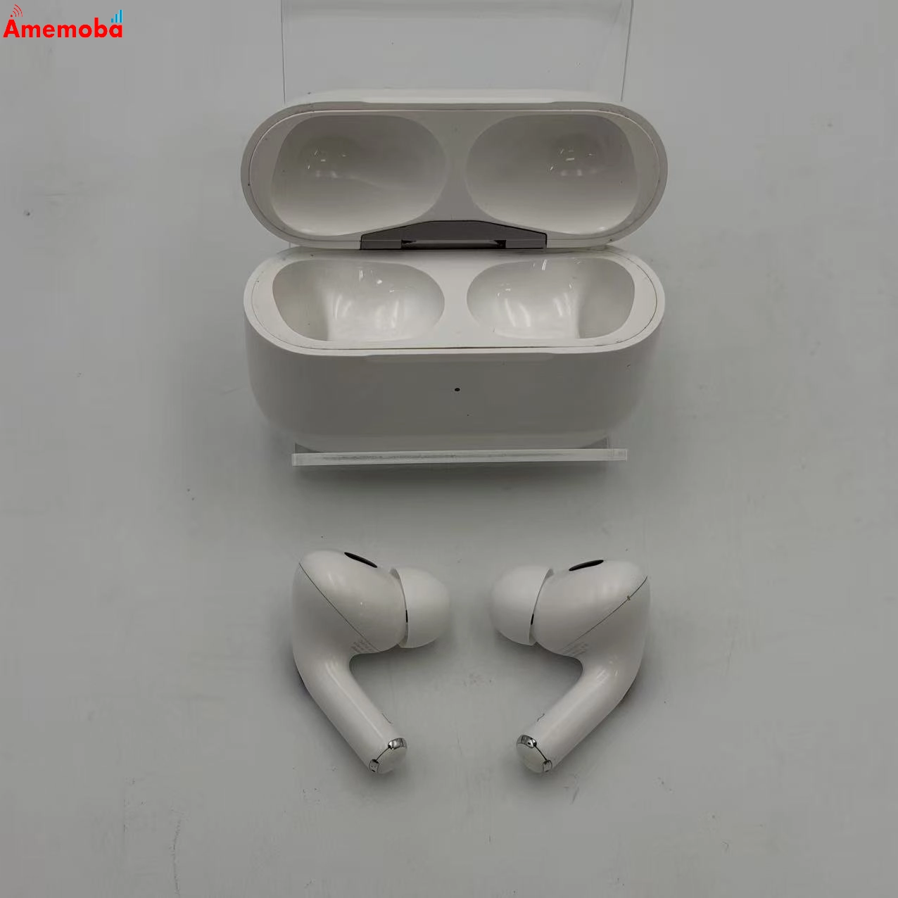Airpods Pro 第2世代 MagSafe 充電ケース (Lightning) 付き ホワイト A2698