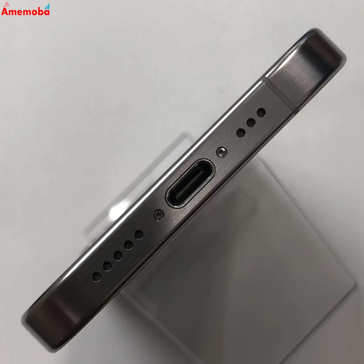 iPhone15 Pro 1TB ホワイトチタニウム MTUR3J/A docomo版SIMフリー 美品