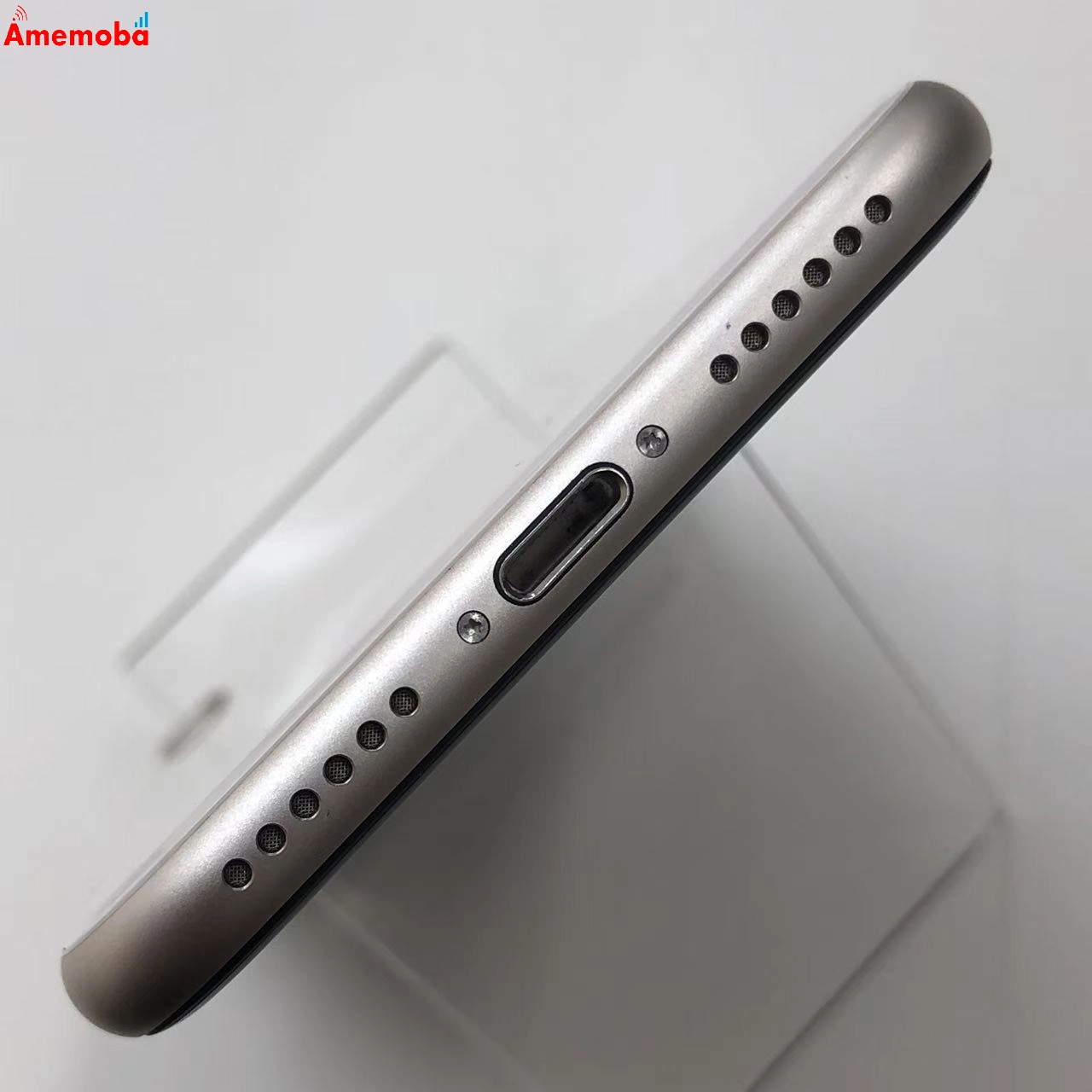 iPhoneSE 第3世代 64GB スターライト MMYD3J/A docomo版SIMフリー 新品同様