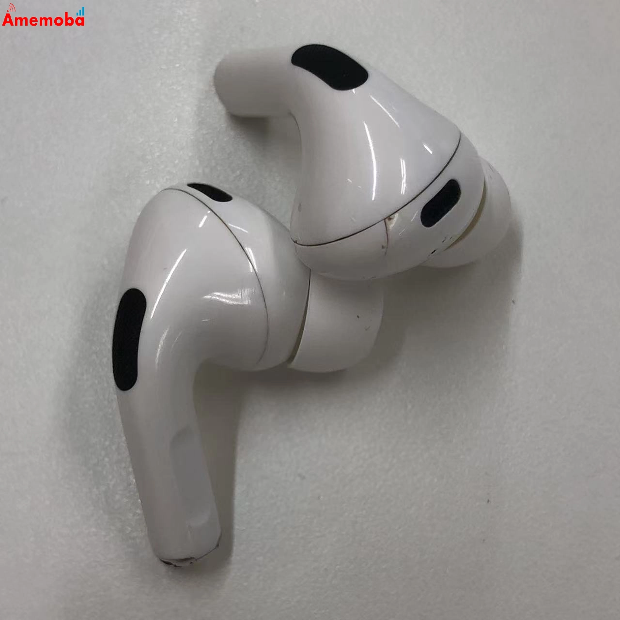 Airpods Pro 第2世代 MagSafe 充電ケース (Lightning) 付き ホワイト MQD83J/A