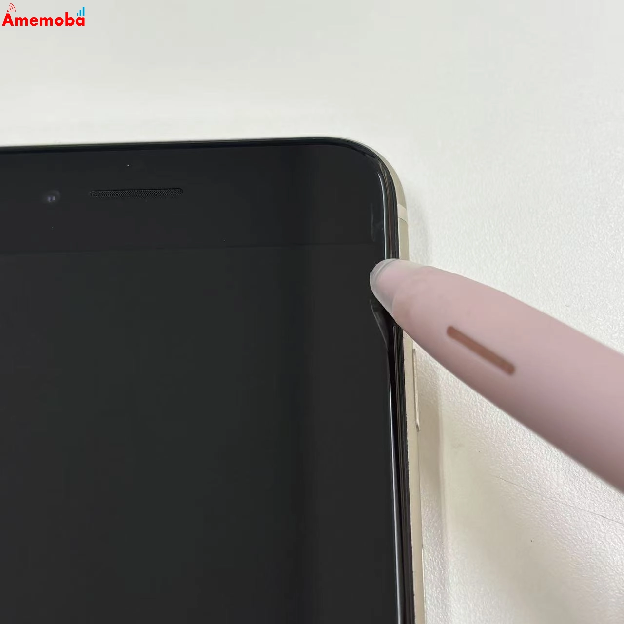 iPhoneSE 第3世代 64GB スターライト MMYD3J/A docomo版SIMフリー