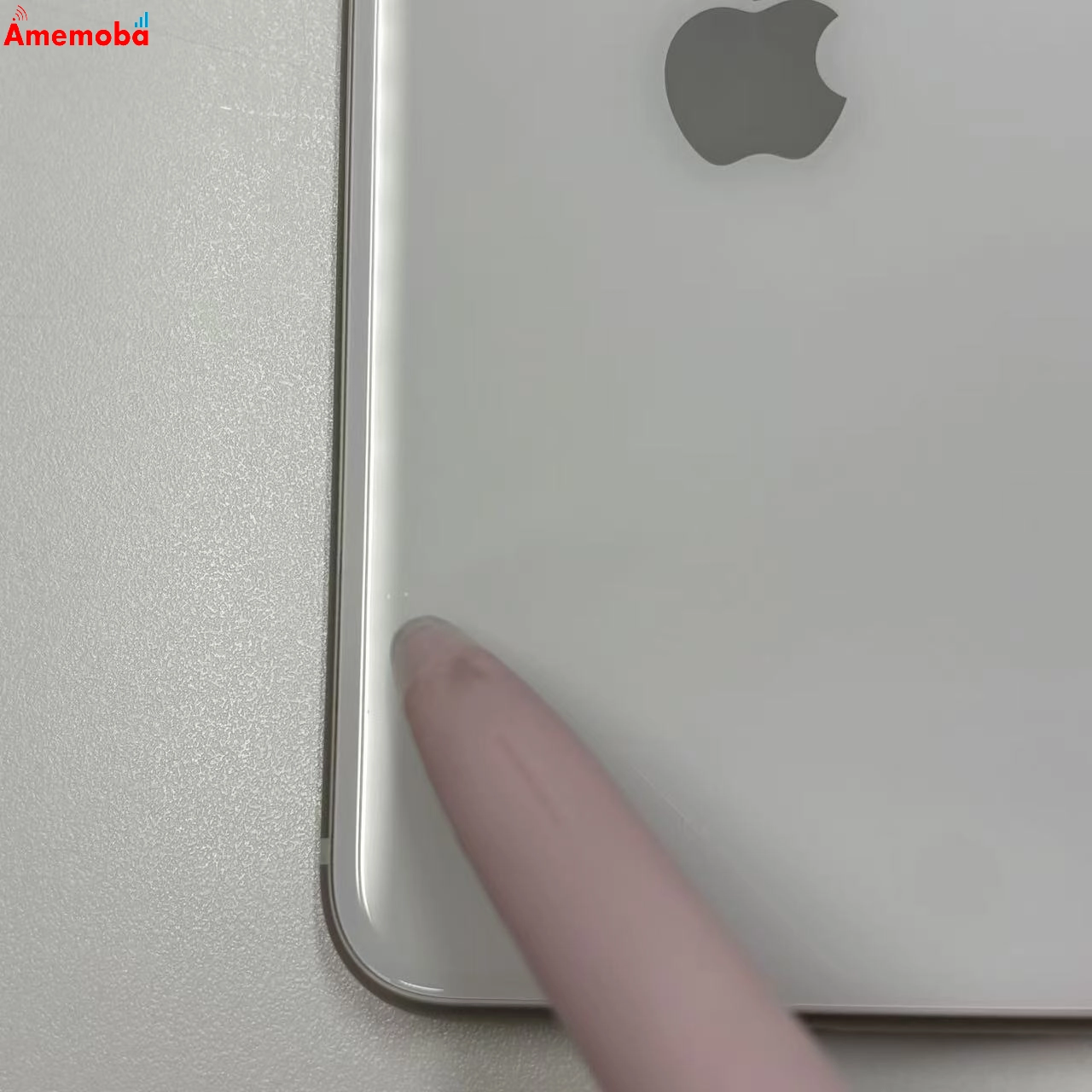 iPhoneSE 第3世代 64GB スターライト MMYD3J/A docomo版SIMフリー