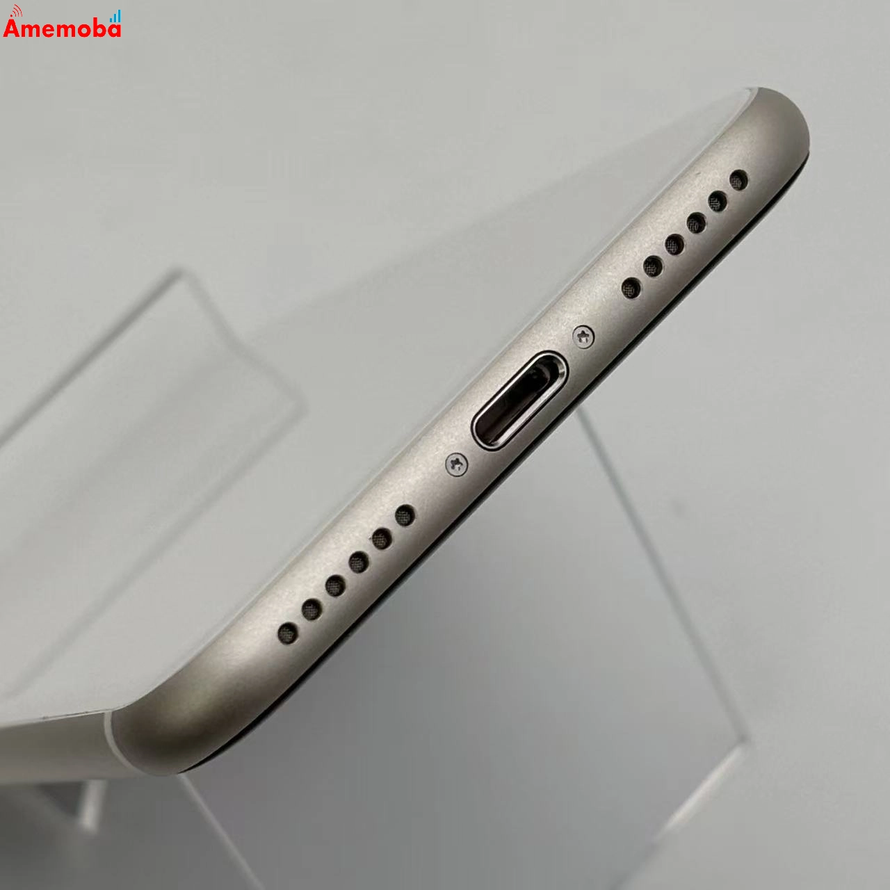 iPhoneSE 第3世代 64GB スターライト MMYD3J/A docomo版SIMフリー