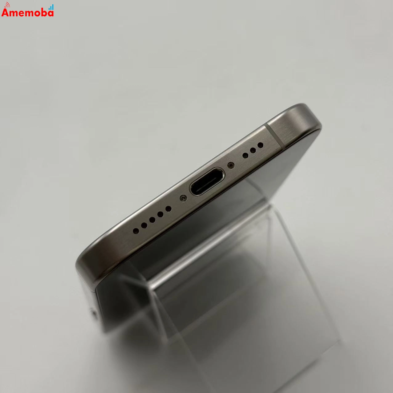 iPhone15 Pro 512GB ホワイトチタニウム MTUJ3J/A docomo版SIMフリー 極美品