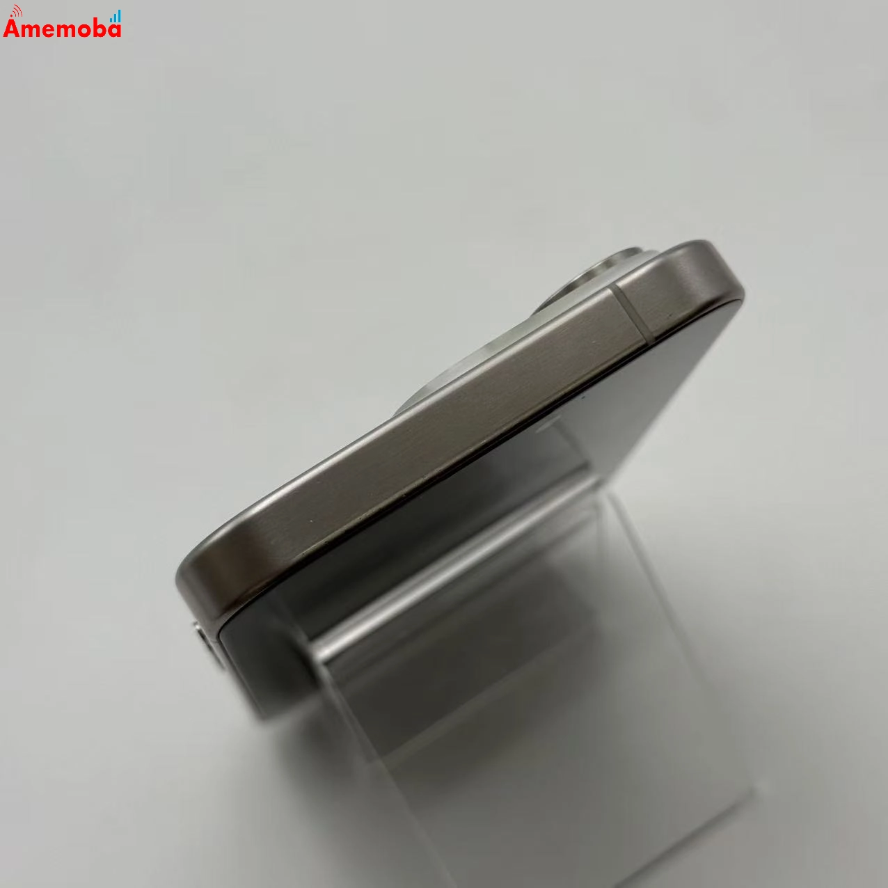 iPhone15 Pro 512GB ホワイトチタニウム MTUJ3J/A docomo版SIMフリー 極美品