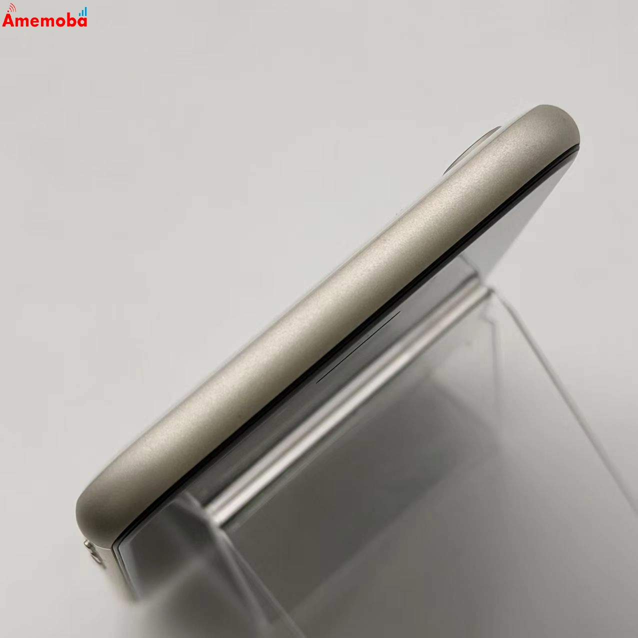 iPhoneSE 第3世代 64GB スターライト MMYD3J/A docomo版SIMフリー 極美品