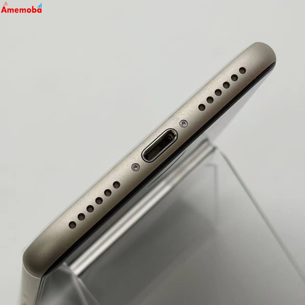 iPhoneSE 第3世代 64GB スターライト MMYD3J/A docomo版SIMフリー