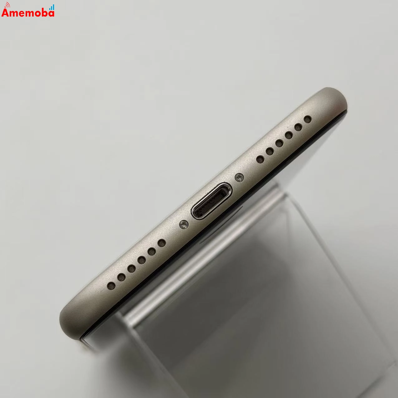 iPhoneSE 第3世代 64GB スターライト MMYD3J/A docomo版SIMフリー 美品