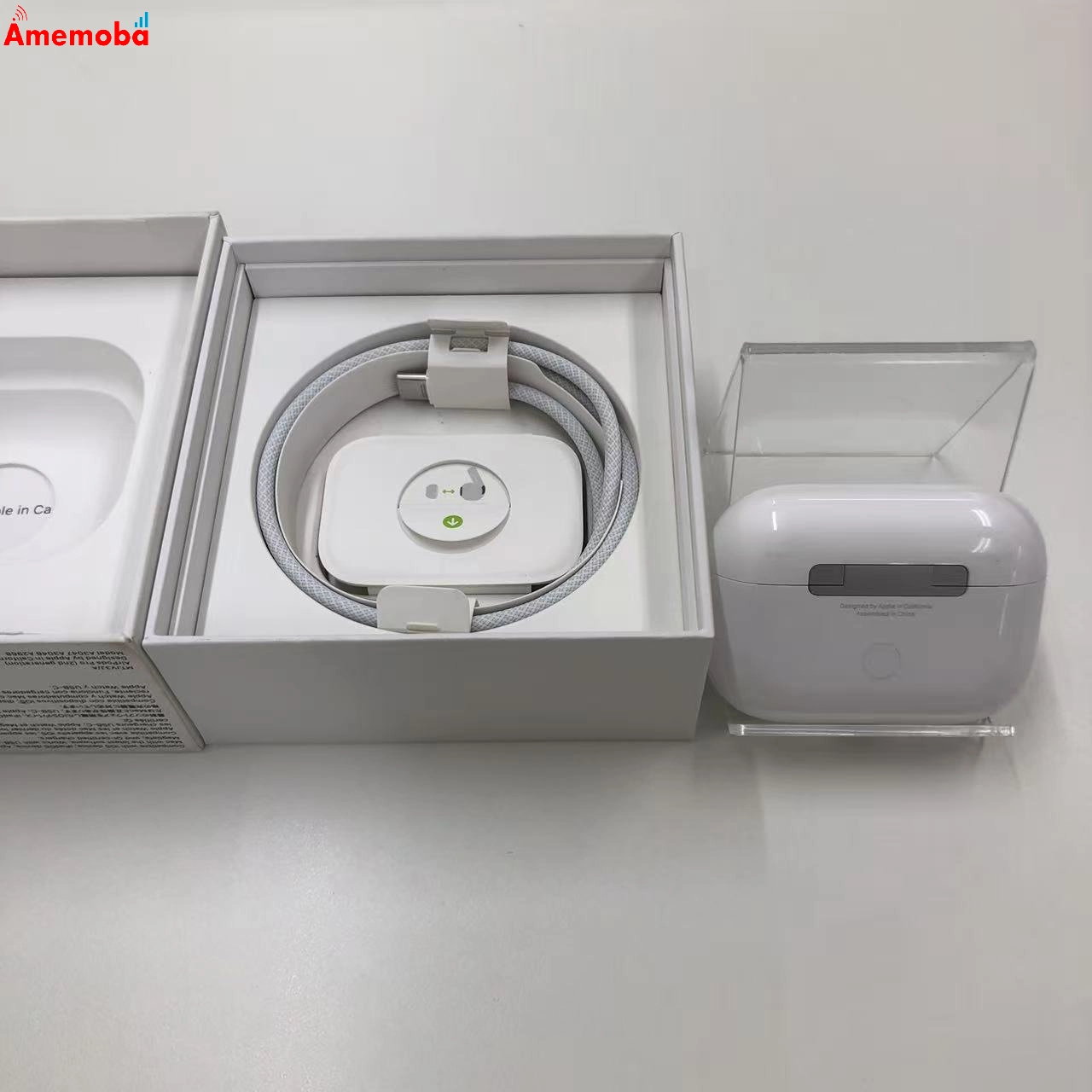 AirPods Pro 第2世代 MagSafe充電ケース(USB-C)付き ホワイト MTJV3J/A