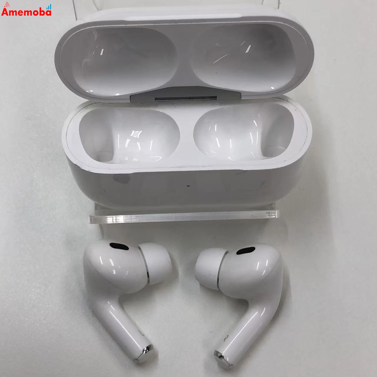 AirPods Pro 第2世代 MagSafe充電ケース(USB-C)付き ホワイト MTJV3J/A