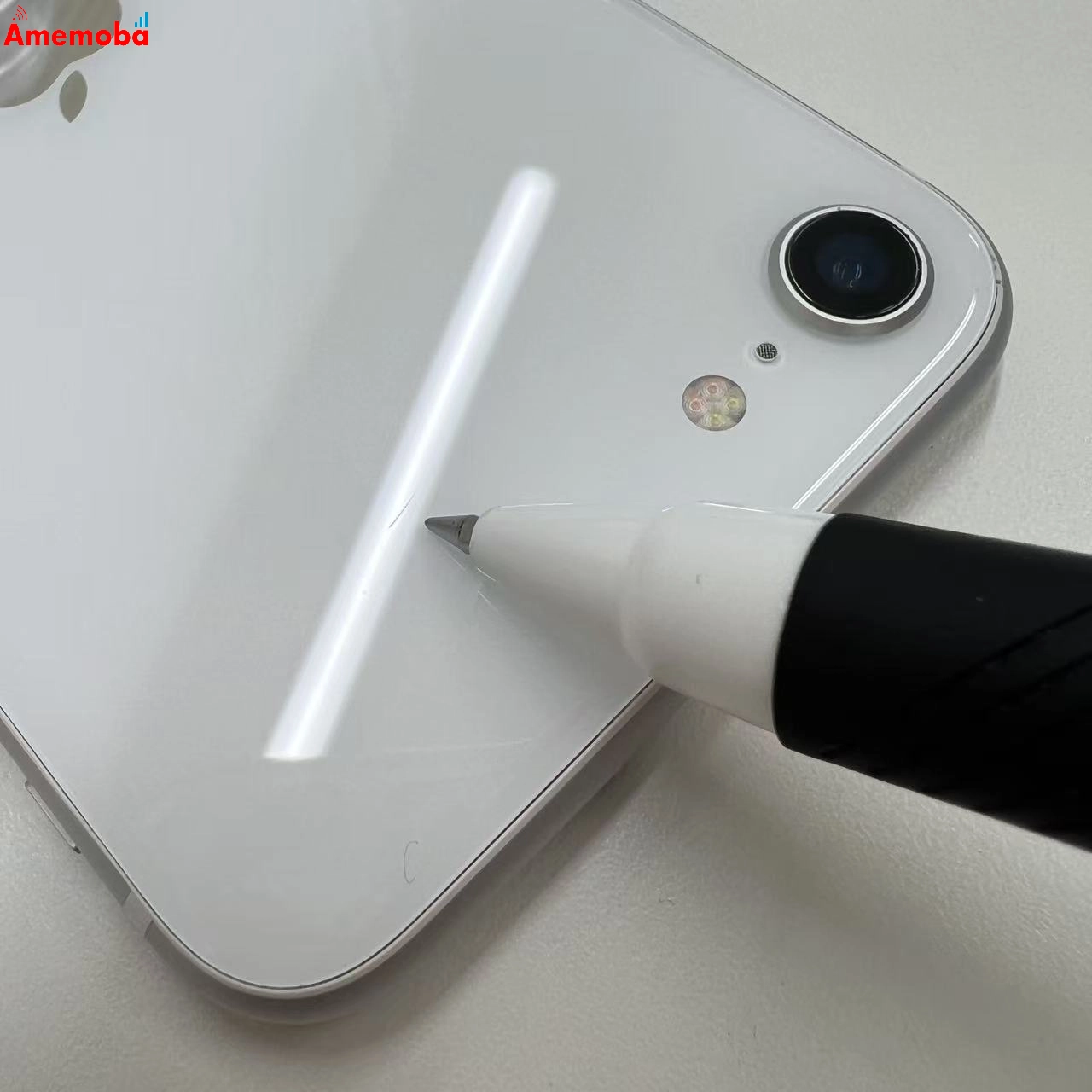 iPhoneSE 第2世代 64GB ホワイト MHGQ3J/A docomo版SIMフリー