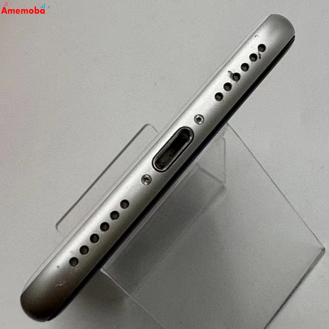 iPhoneSE 第2世代 64GB ホワイト MHGQ3J/A docomo版SIMフリー