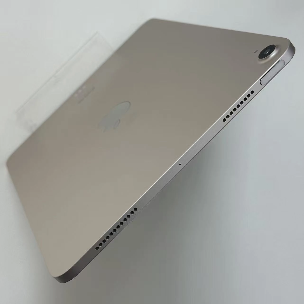 iPad Air 第5世代 Wi-Fiモデル 64GB スターライト MM9F3ZP/A ジャンク品