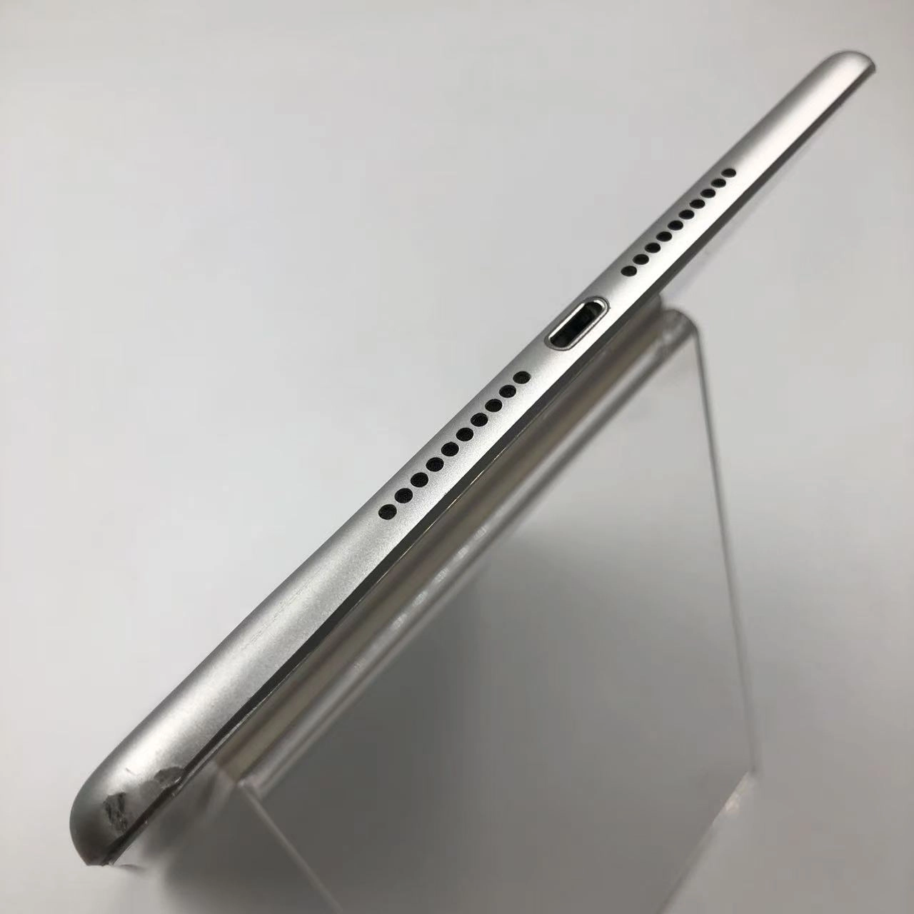 iPad mini 第5世代 256GB シルバー MUXD2ZP/A 海外版SIMフリー 訳あり品