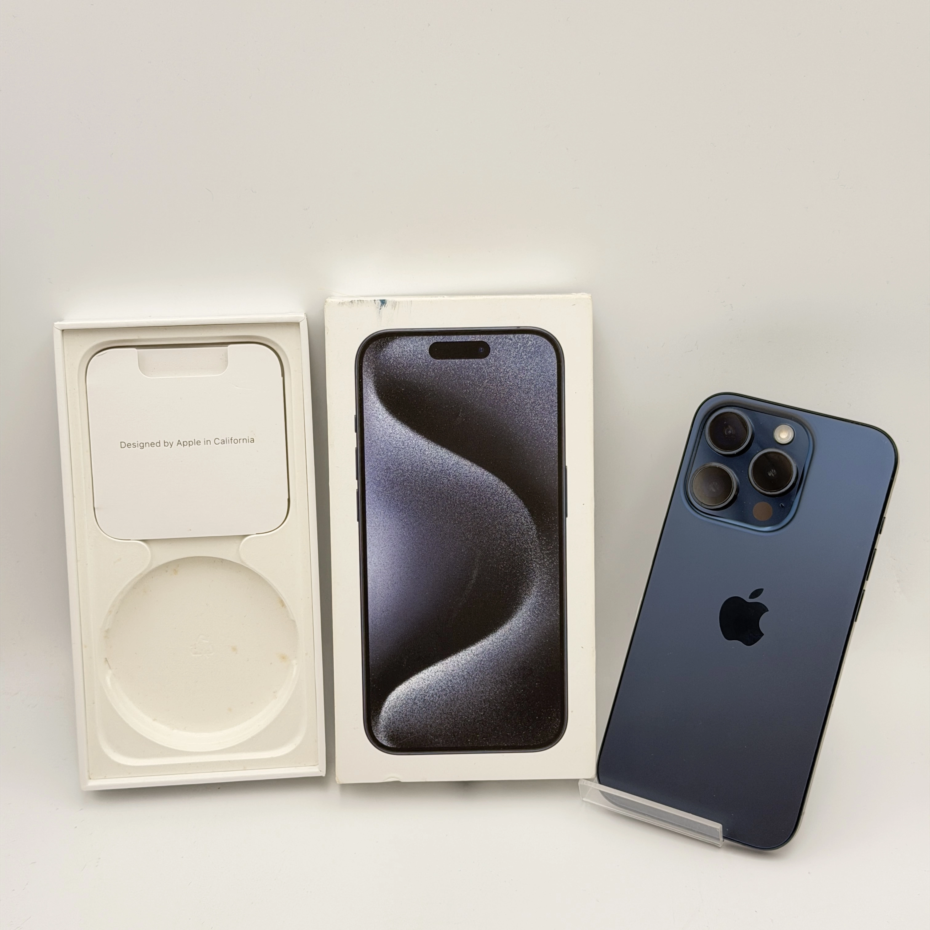 iPhone15 Pro 256GB ブルーチタニウム MTUG3J/A Apple版SIMフリー