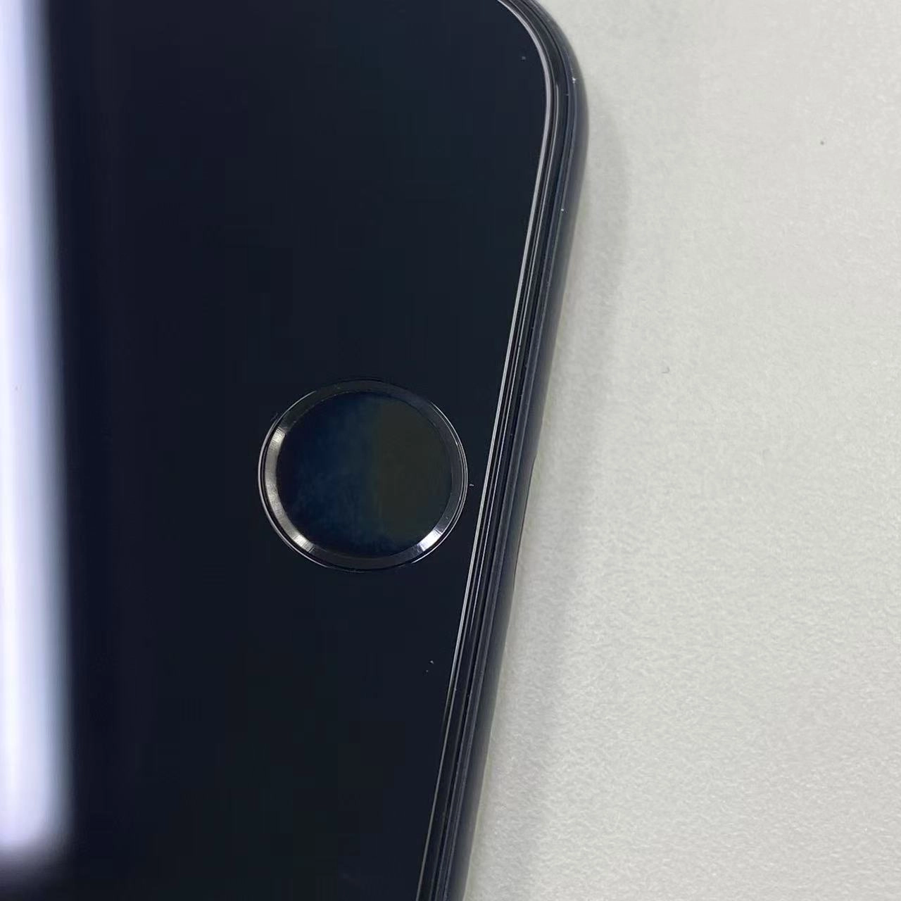 iPhoneSE 第2世代 64GB MHGP3J/A docomo版SIMフリー ブラック