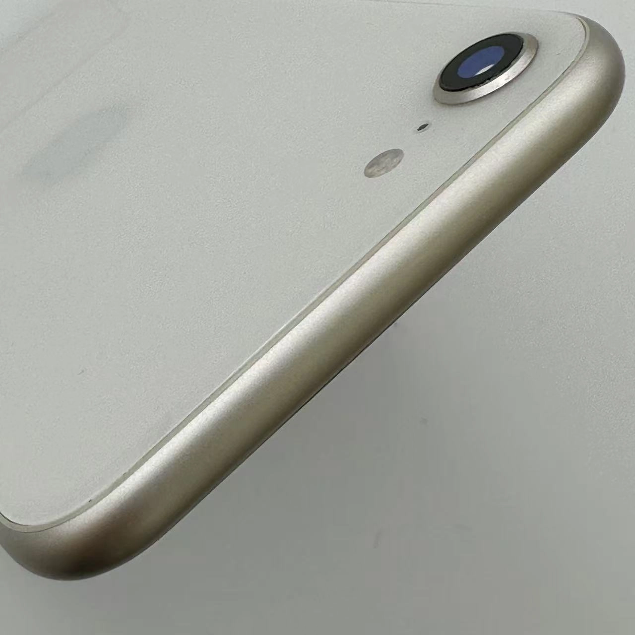 iPhoneSE 第3世代 64GB スターライト MMYD3J/A SoftBank版SIMフリー