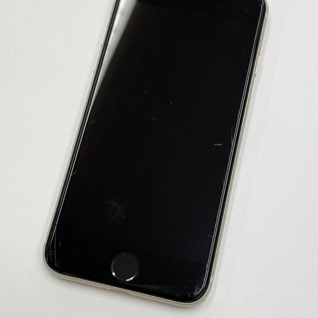 iPhoneSE 第3世代 128GB スターライト MMYG3J/A SoftBank版SIMフリー 訳あり品
