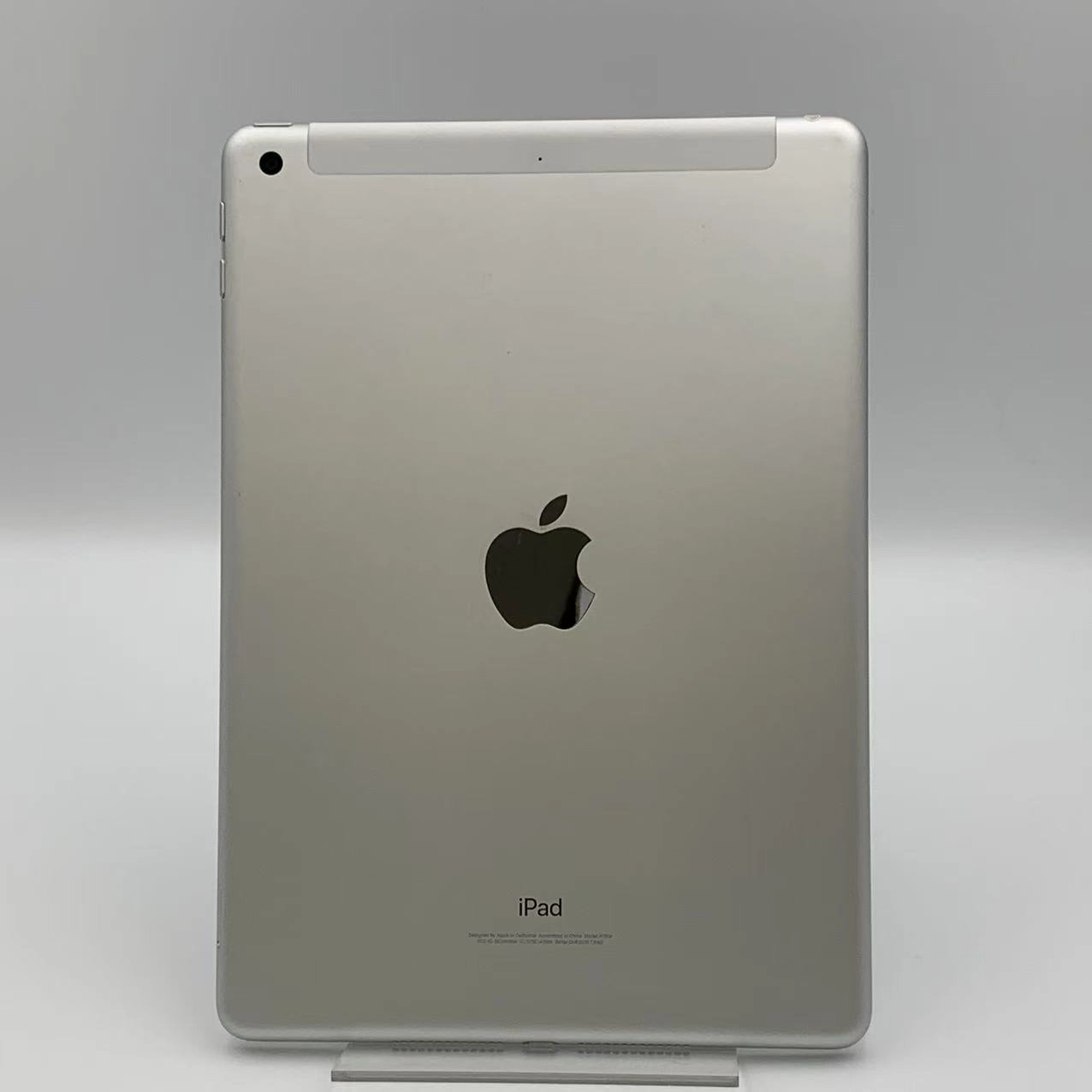 iPad 第6世代 32GB MR6P2J/A au版SIMフリー