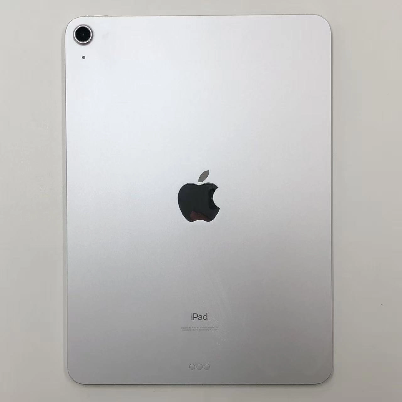 iPad Air 第4世代 Wi-Fiモデル 64GB シルバー MYFN2J/A 訳あり品