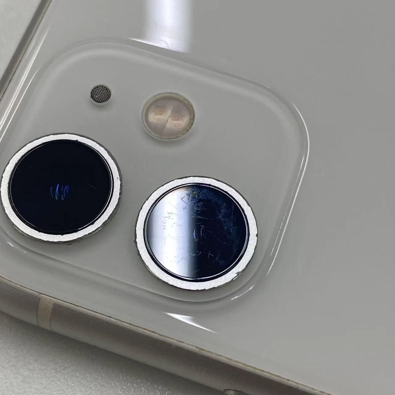 iPhone11 256GB SoftBank版SIMフリー MWM82J/A 訳あり品 ホワイト