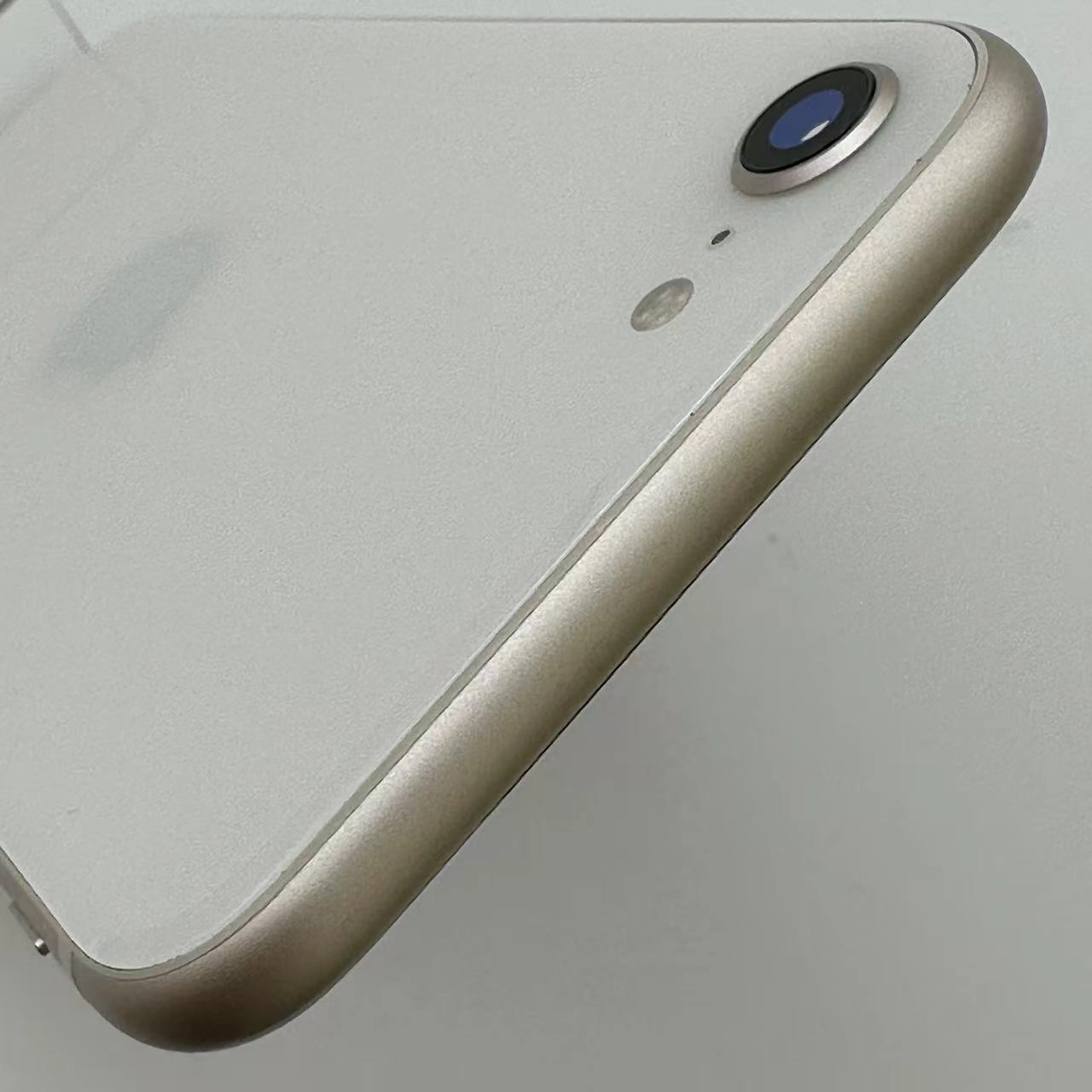 iPhoneSE 第3世代 64GB スターライト MMYD3J/A SoftBank版SIMフリー