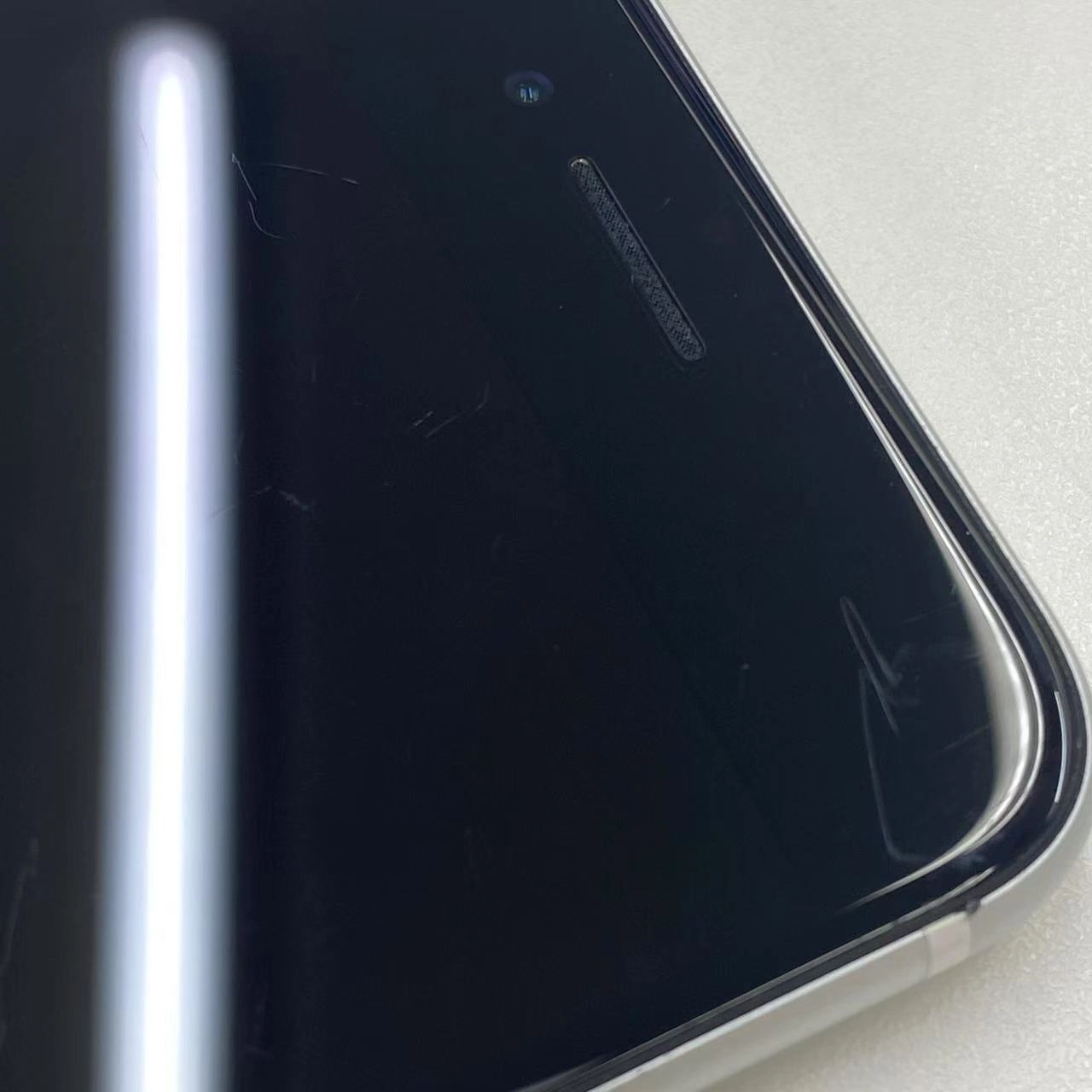 iPhoneSE 第2世代 256GB MXVU2J/A docomo版SIMフリー ホワイト