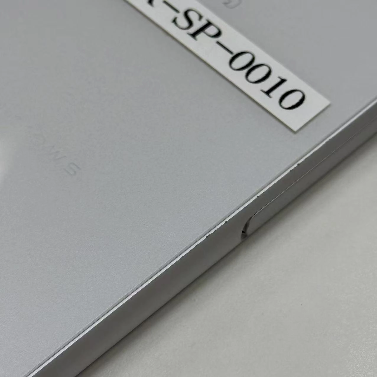 arrows Be 16GB White F-05J docomo版SIMフリー