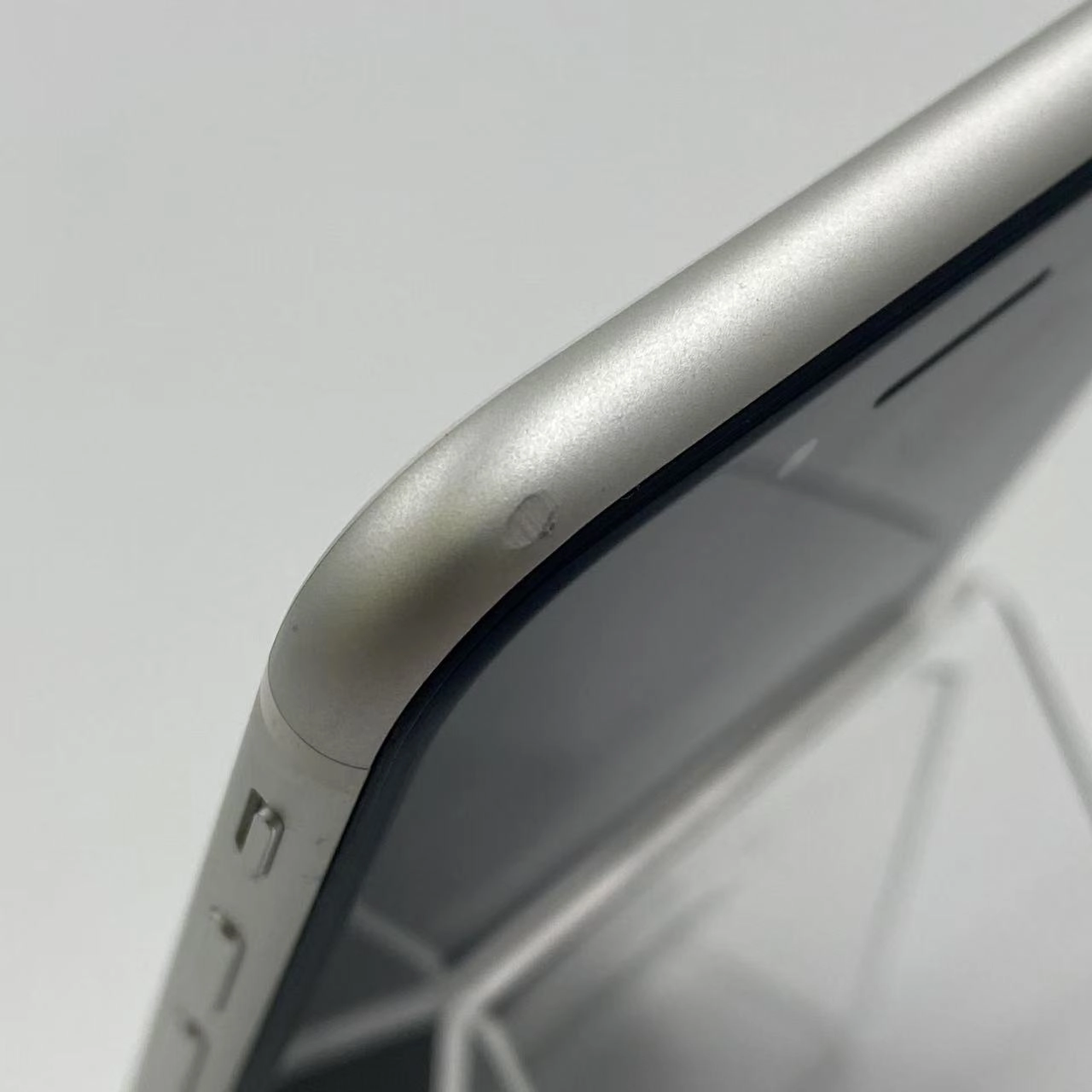 iPhoneSE 第2世代 256GB MXVU2J/A au版SIMフリー ホワイト