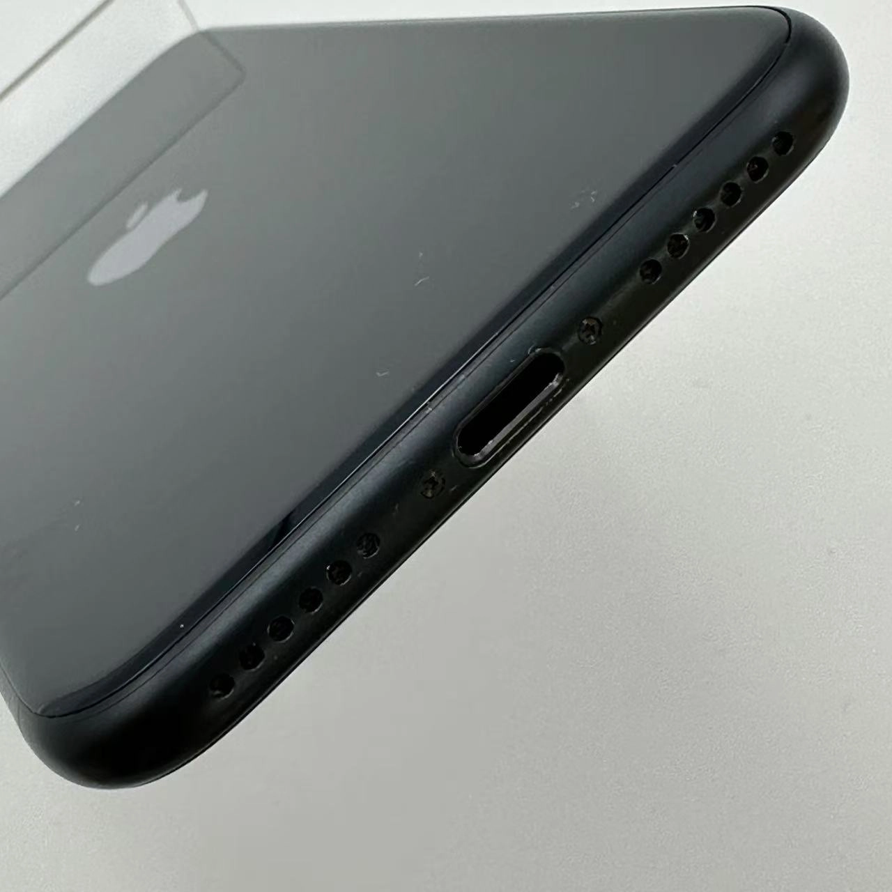 iPhoneSE 第3世代 64GB ミッドナイト MMYC3J/A SoftBank版SIMフリー