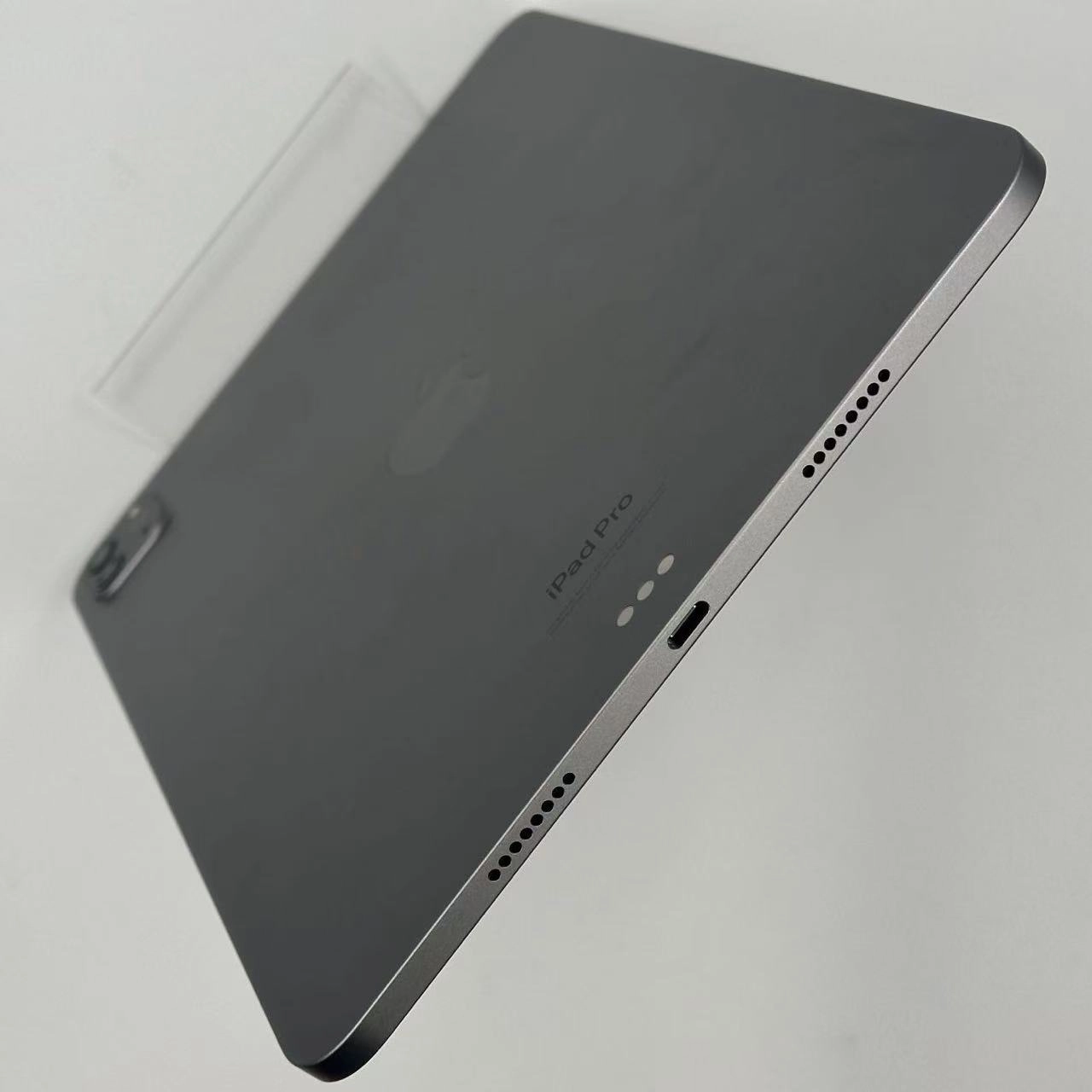 iPad Pro 11インチ 第4世代 Wi-Fiモデル 512GB MNXH3J/A 新品同様