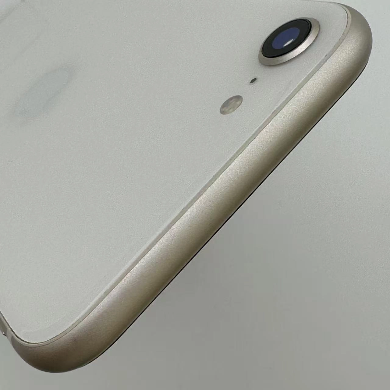 iPhoneSE 第3世代 64GB スターライト MMYD3J/A SoftBank版SIMフリー