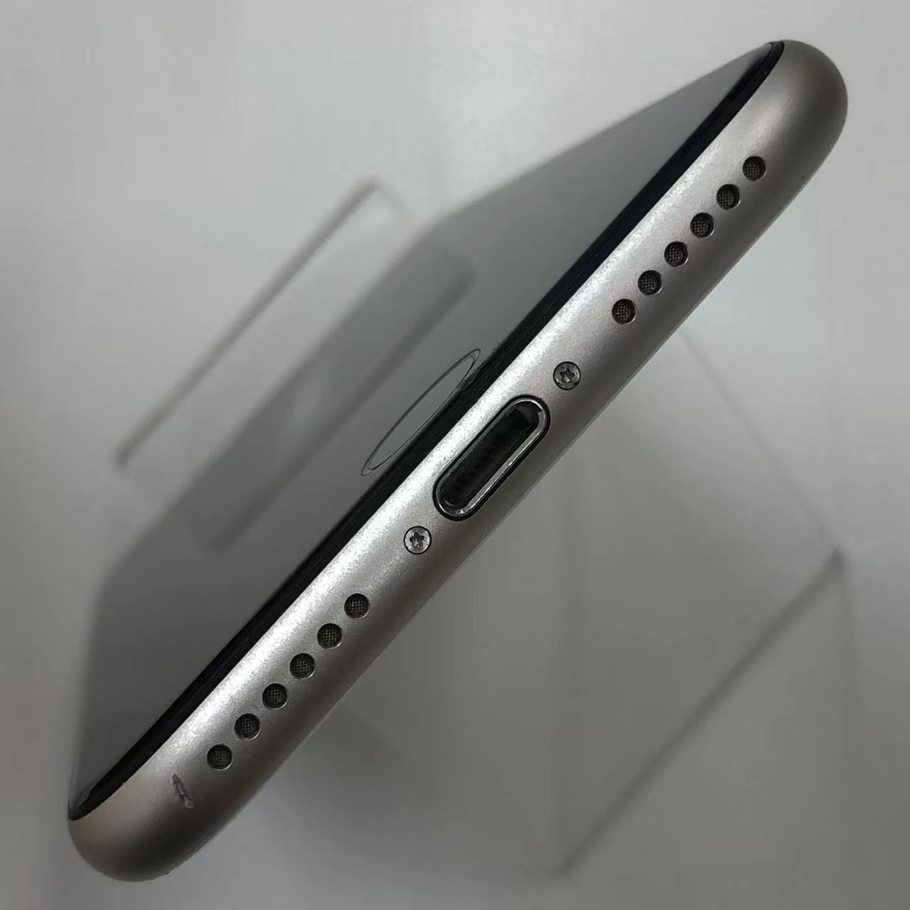 iPhoneSE 第3世代 64GB スターライト MMYD3J/A SoftBank版SIMフリー