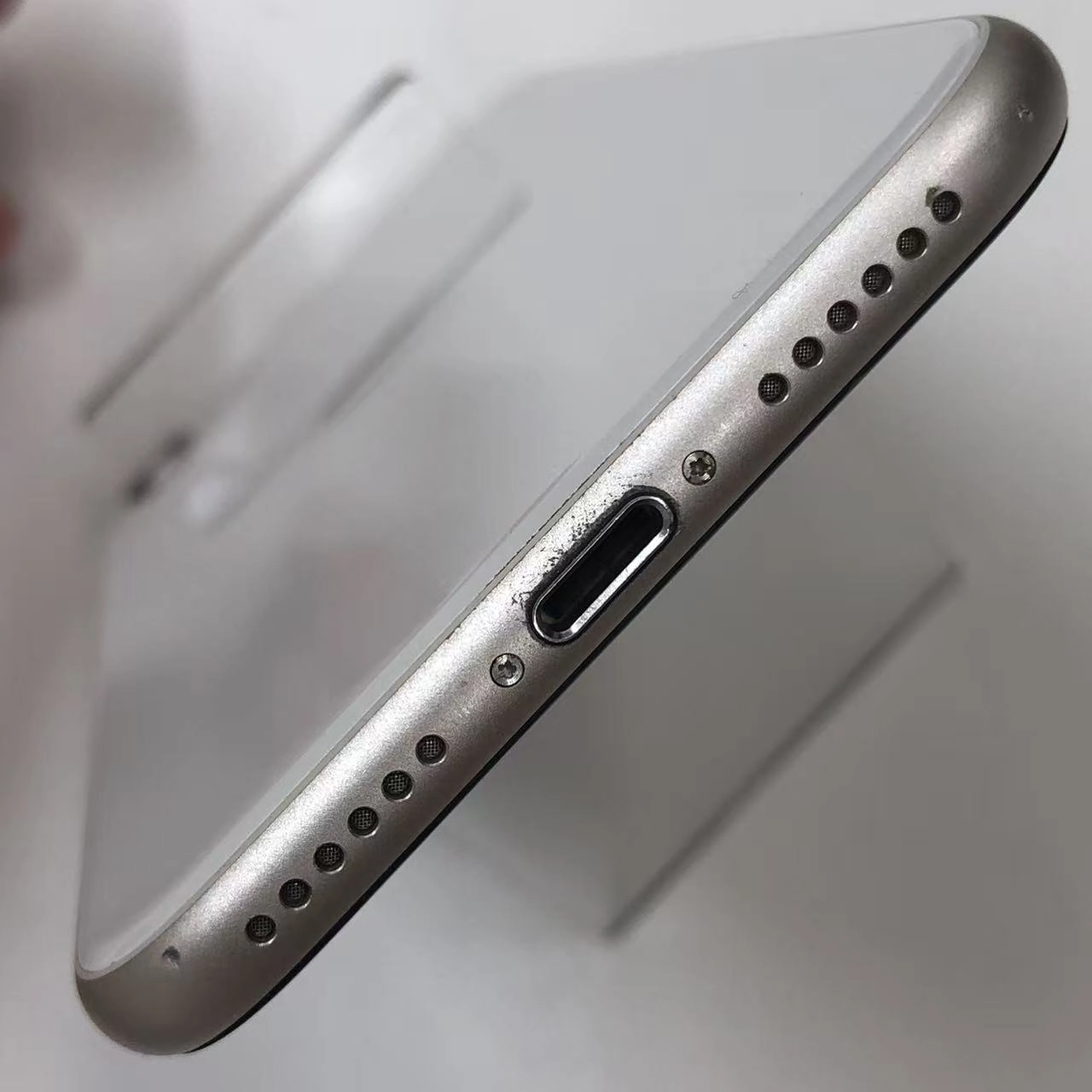 iPhoneSE 第3世代 64GB スターライト MMYD3J/A SoftBank版SIMフリー