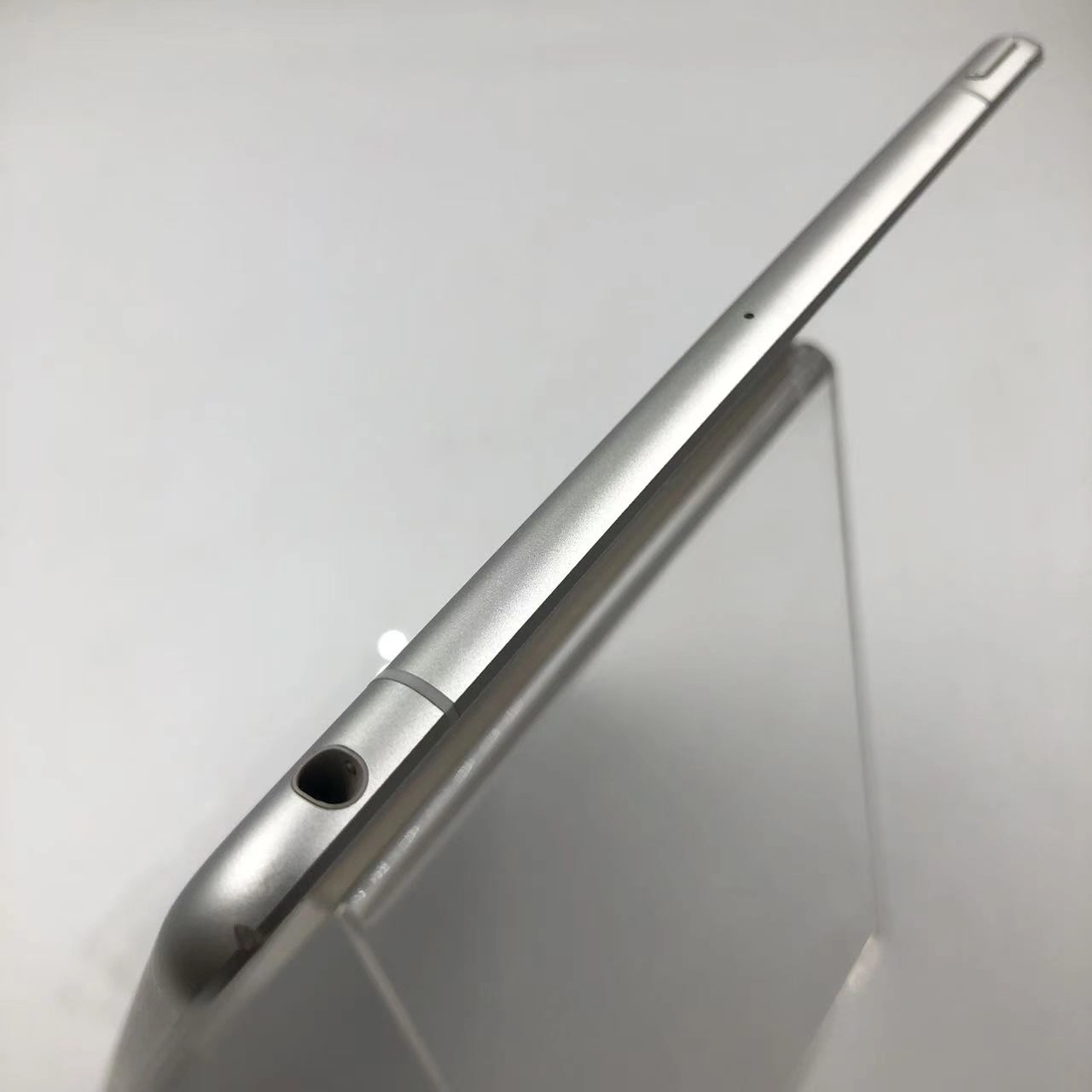 iPad mini 第5世代 256GB シルバー MUXD2ZP/A 海外版SIMフリー 訳あり品