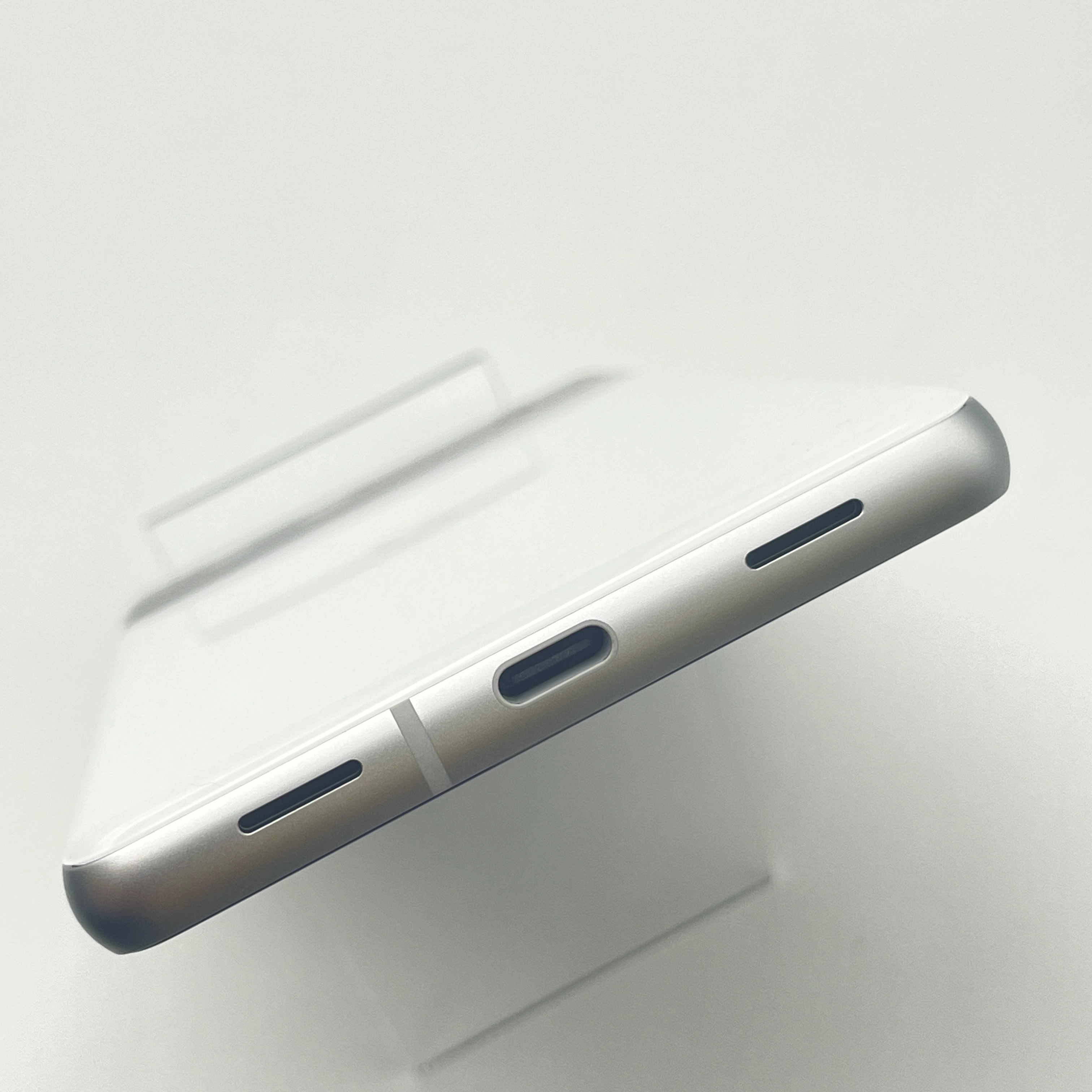 Google Pixel 7a 128GB Snow G82U8 Apple版SIMフリー 極美品