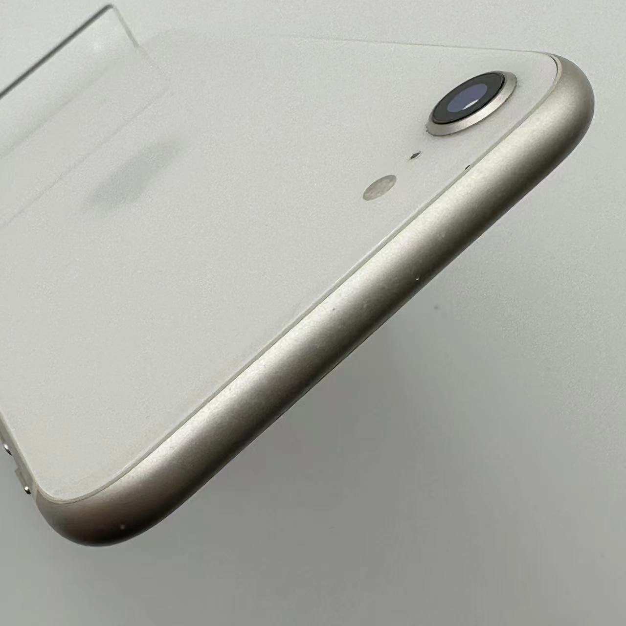 iPhoneSE 第3世代 64GB スターライト MMYD3J/A SoftBank版SIMフリー