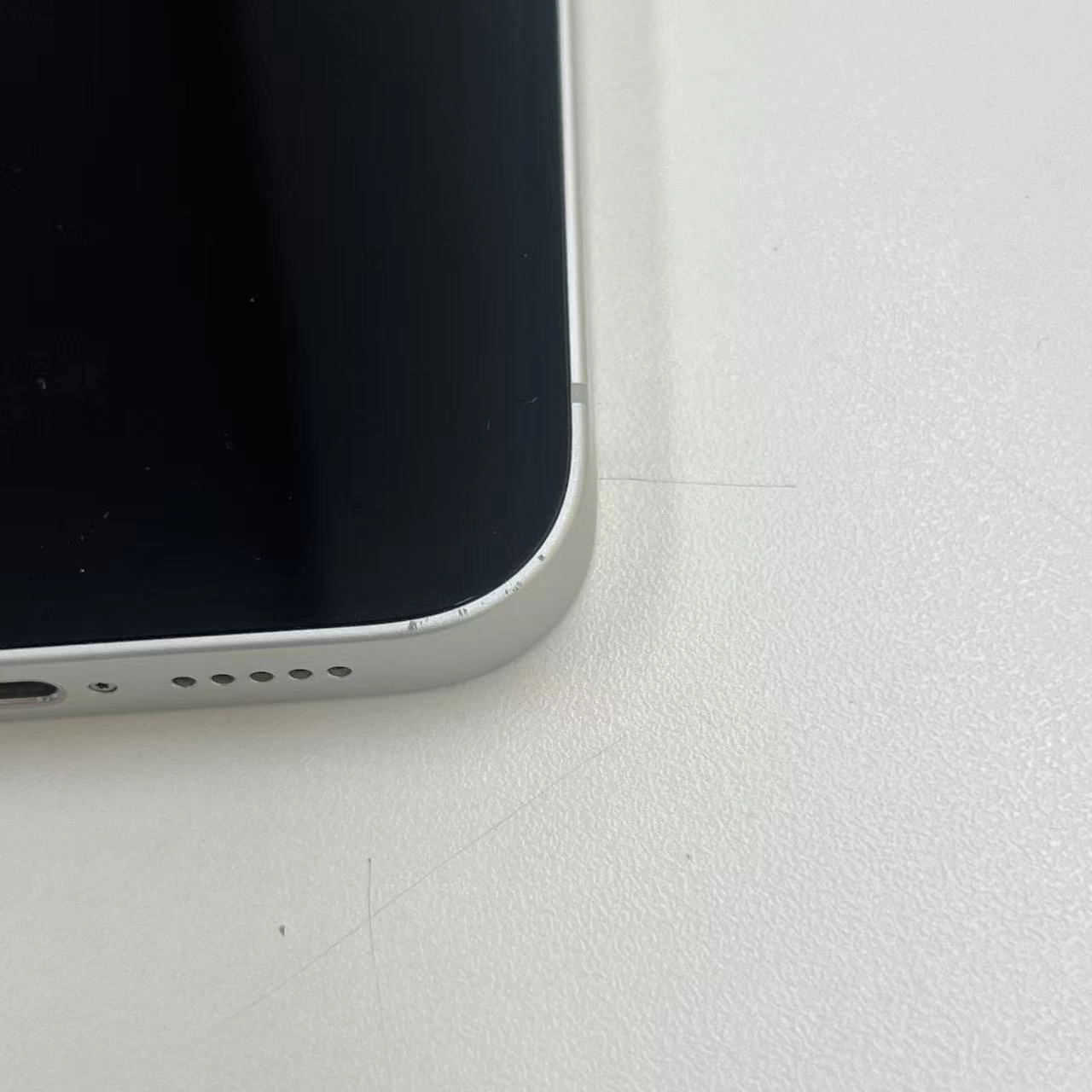 iPhone 16e 256GB ホワイト MD1W4J/A SIMフリー 美品