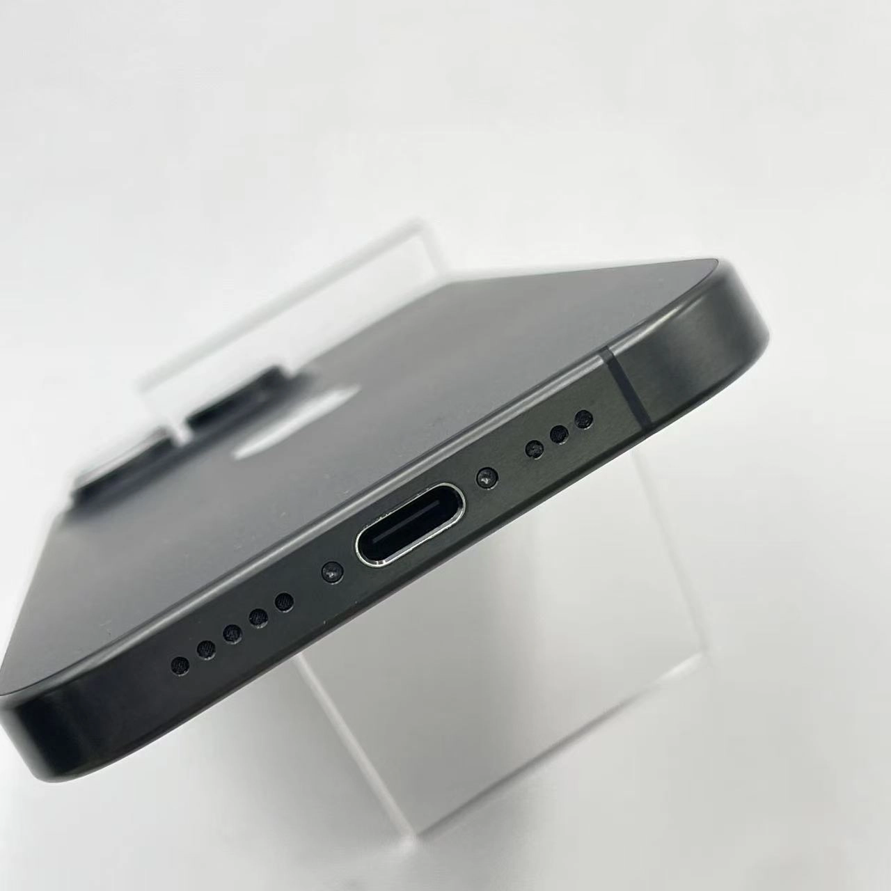 iPhone15 Pro 256GB ブラックチタニウム MTUC3J/A Apple版SIMフリー 美品