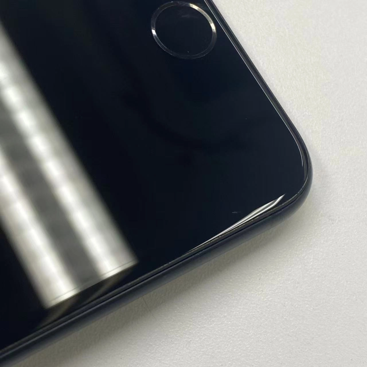 iPhoneSE 第2世代 256GB MHGW3J/A docomo版SIMフリー ブラック